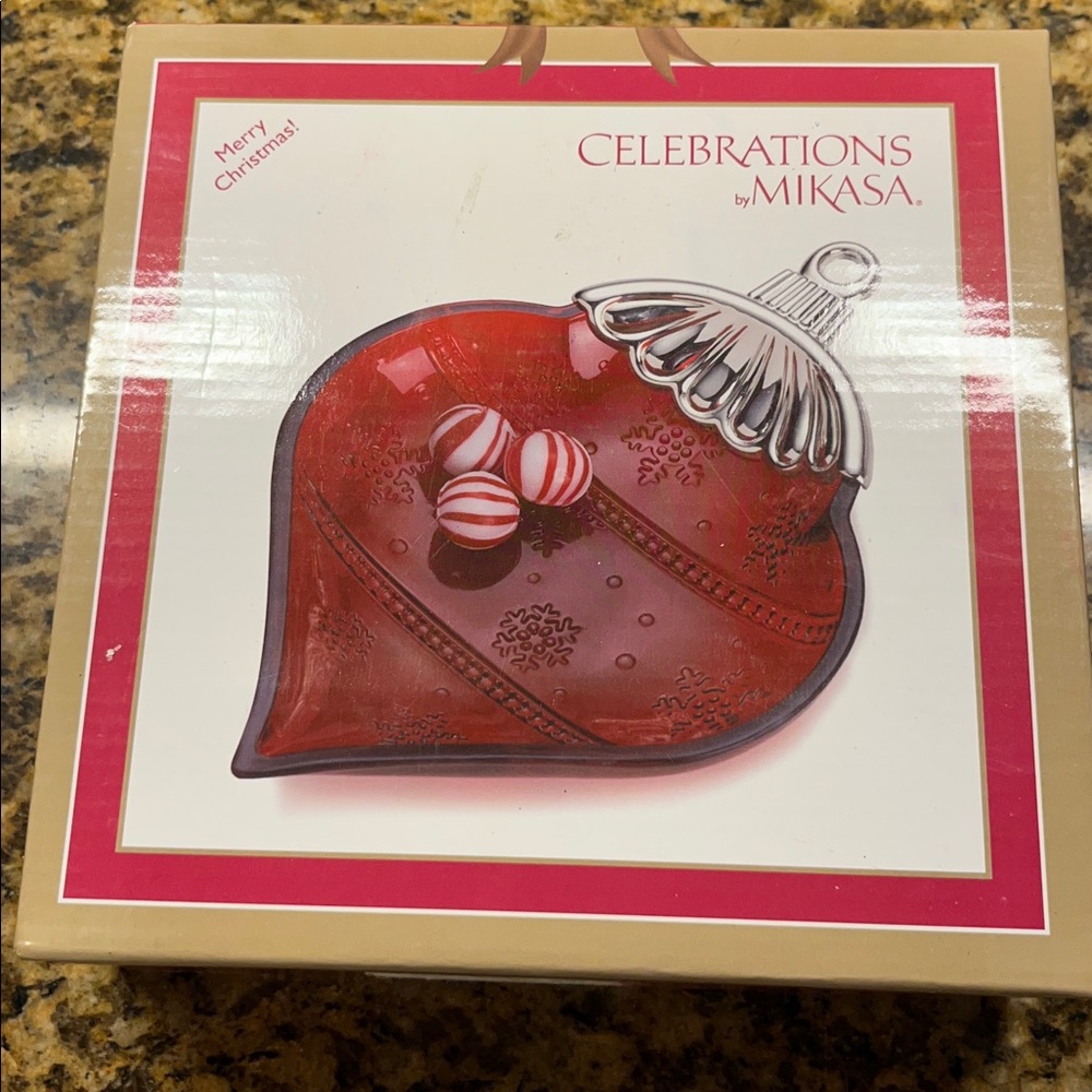 Mikasa Celebrations Red Ornament Plate